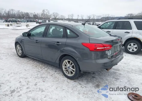 2017 Ford Focus Se z USA, uszkodzony, nr VIN 1FADP3F27HL229332